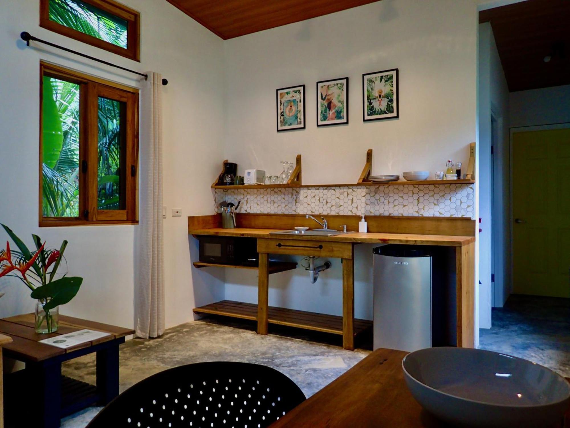 Casa Salvaje Vacation Rentals Bocas Town Exterior photo